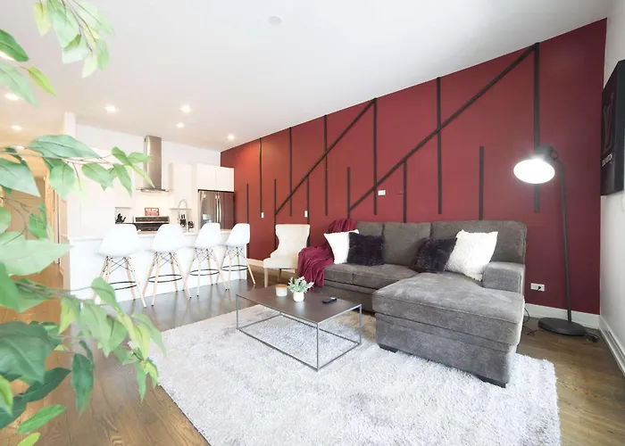 Large 4-bedroom Upscale W Rooftop * Chicago