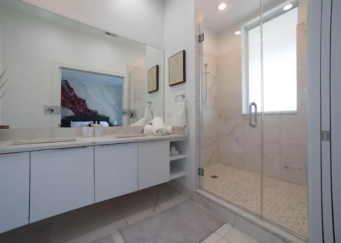 Apartamento Large 4-bedroom Upscale W Rooftop *
